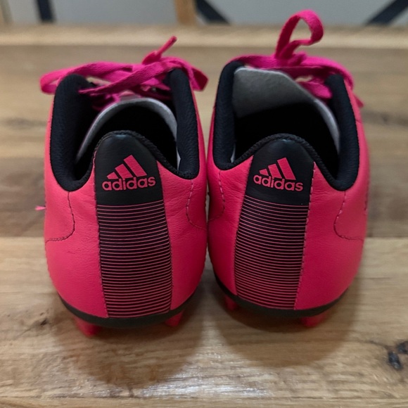 Adidas Girl’s Soccer Cleats - Size 5 - Picture 4 of 7
